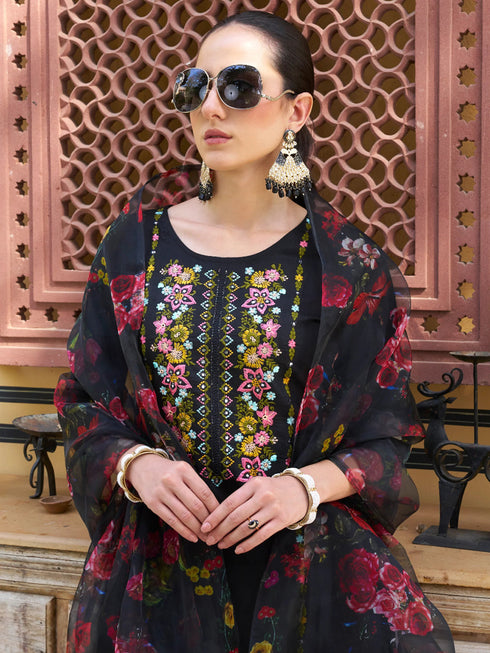 Black Viscose Rayon Pant Suit 189455 Closure View