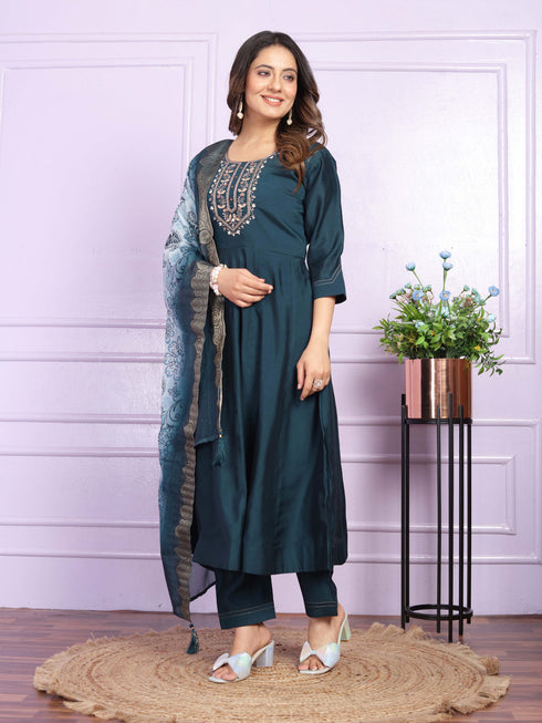 Blue Russian Silk Pant Suit 189955 Closure View