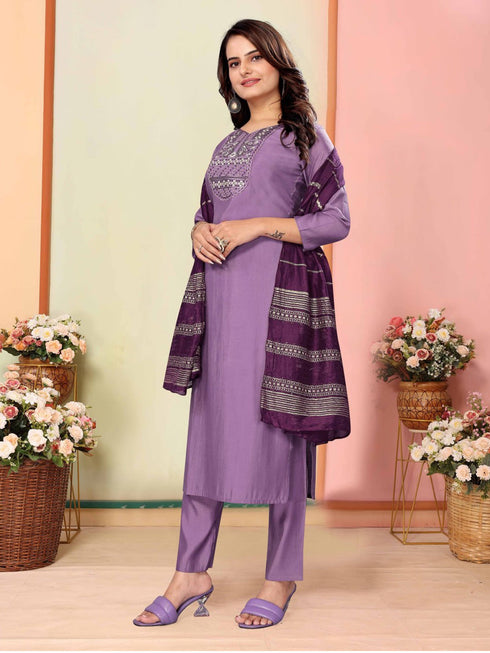 Levender Art Silk Pant Suit 191324 Closure View