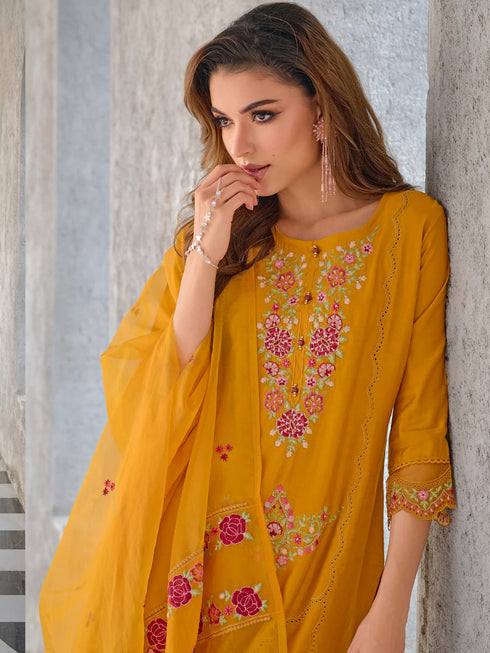 Yellow Pure Viscose Pant Suit 192299 Closure View