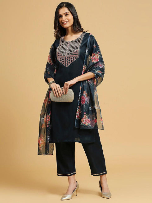 Navy Blue Cotton Pant Suit 194205 Closure View