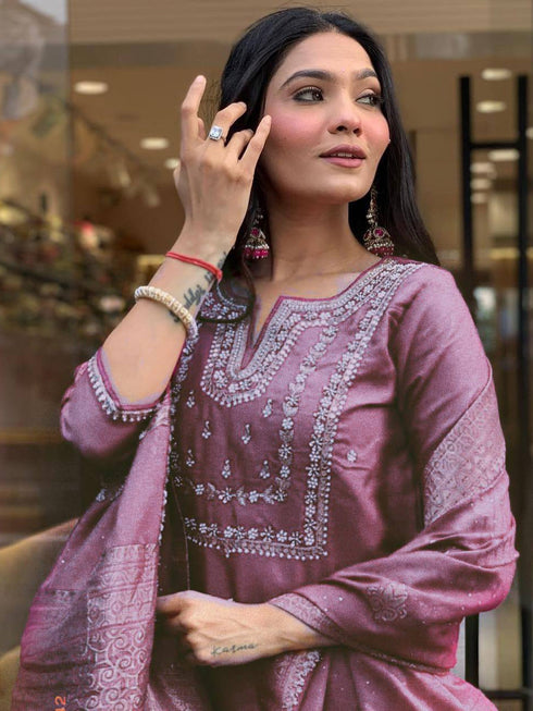 Onion Heavy Viscose Roman Silk. Pant Suit 194373 Back View