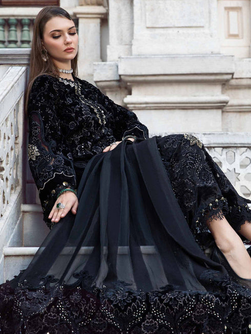 Black Rayon Pant Suit 199333 Closure View