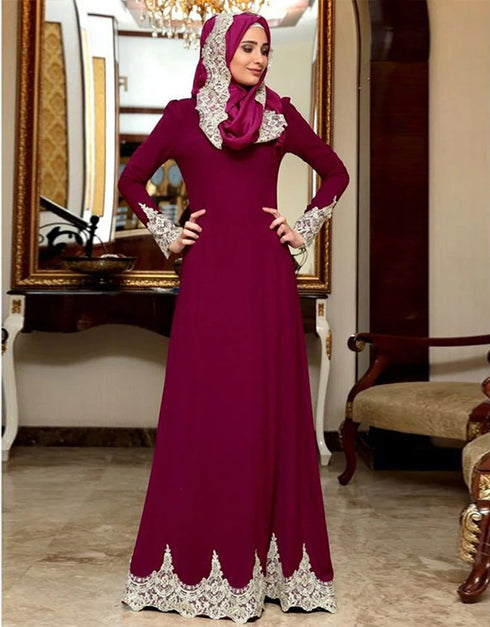 Timeless Lace: Embrace Sophistication with This Elegant Abaya