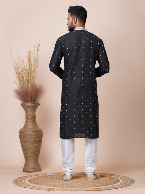 Black Kurta Mulberyy Butti Churidar Closure View
