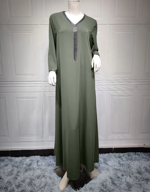 Celebrate in Dazzling Style: Traditional Festival Dress with a Touch of Sparkle