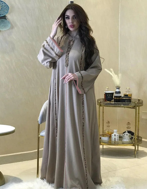 Diamond Dazzle: Unleash Your Inner Star in This Luxurious Abaya