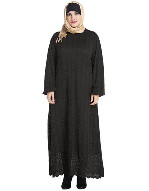 Elegant Dubai Abaya in Black with Long Sleeves and Lace Neckline