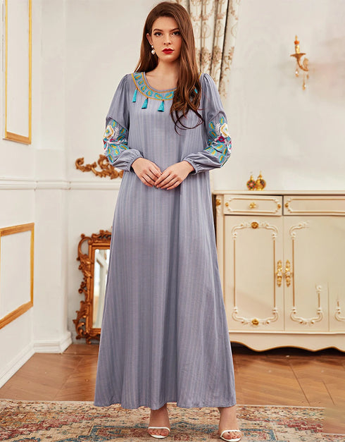 Elegant Gray Abaya Dress: Tassel Embroidered Round Neck with Slim-Fit Lace-Up Long Skirt