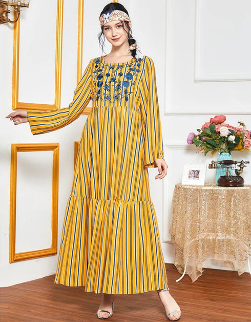 Elegant Abaya: Stripes and Embroidery in Dubai Style