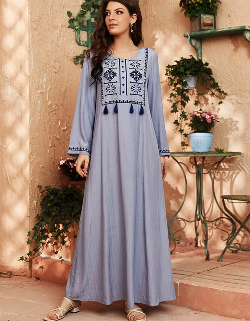 Blossom in Grey: Embroidered Abaya Robe for Everyday Inspiration