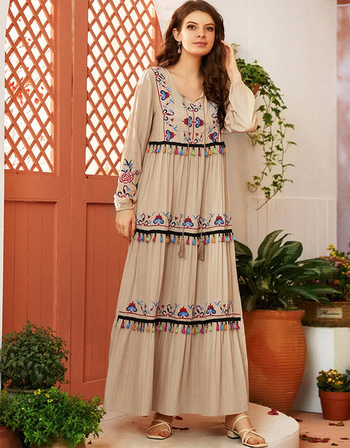 Elegant Dubai Abaya: Contrasting Stitching & Flowing Layers