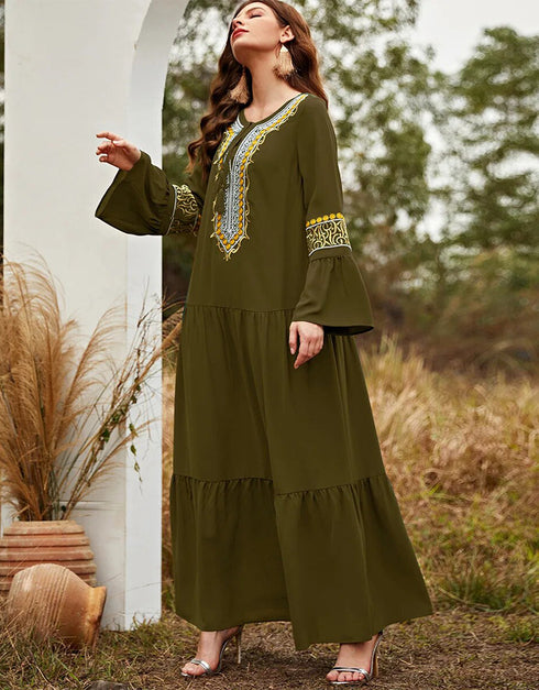 Vintage-inspired ethnic skirt in green embroidery