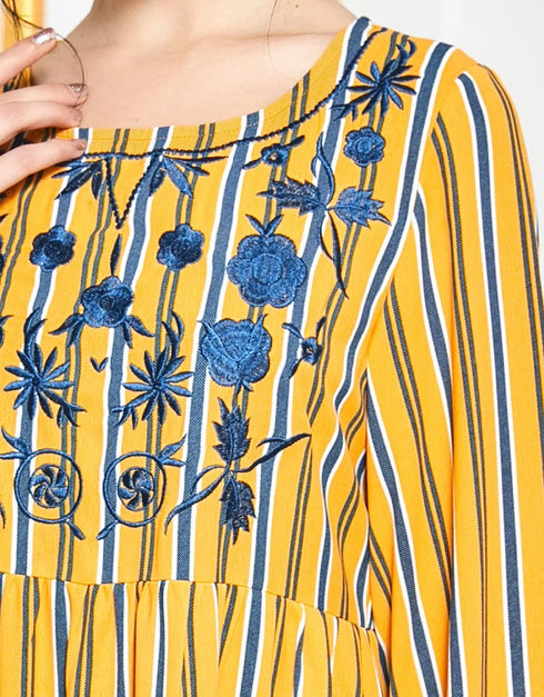 Elegant Abaya: Stripes and Embroidery in Dubai Style