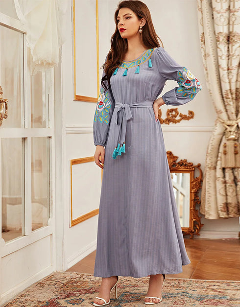 Elegant Gray Abaya Dress: Tassel Embroidered Round Neck with Slim-Fit Lace-Up Long Skirt