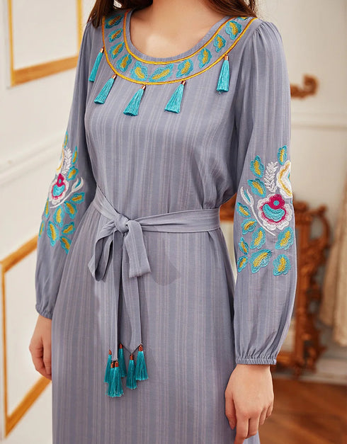 Elegant Gray Abaya Dress: Tassel Embroidered Round Neck with Slim-Fit Lace-Up Long Skirt