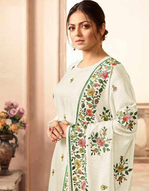 White Chudidar style Suit Faux Georgette Salwar Kameez in Embroidery, Stone & Lace Work Closure View