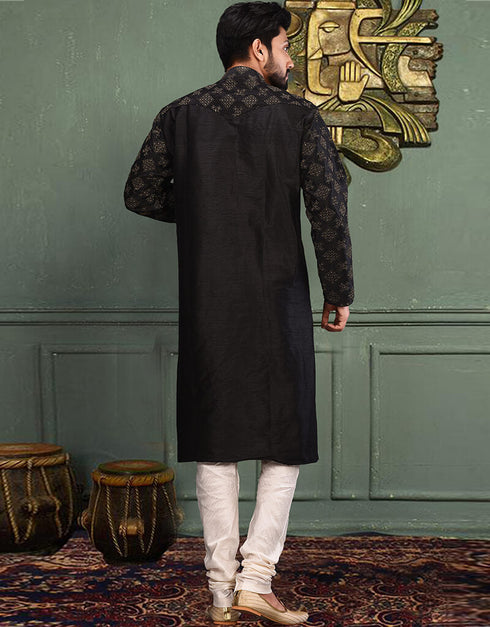 Black Kurta Off White Chudidaar Closure View