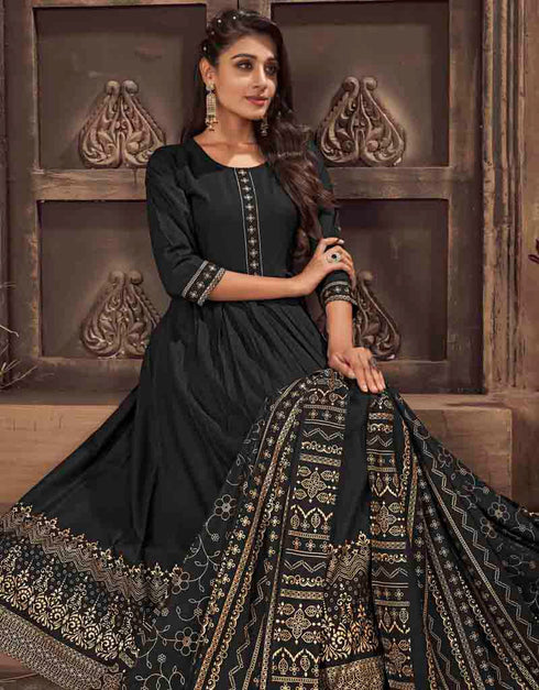 Black 14 Kg Rayon Pant Straight Closure View