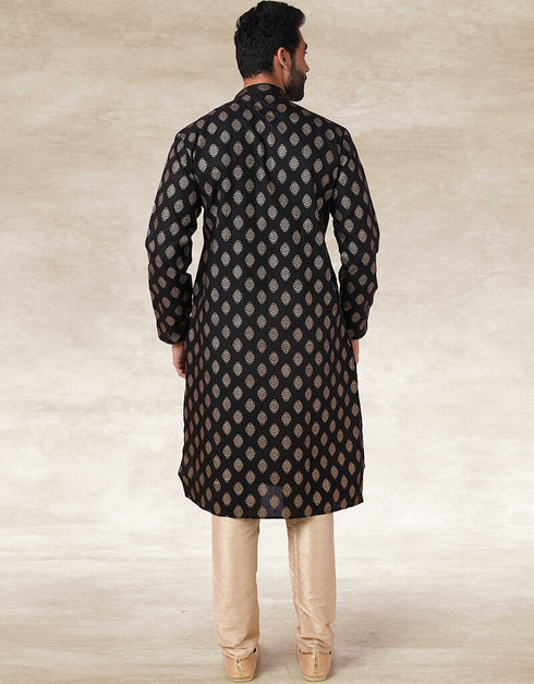 Black Kurta Hand Loomed In Rich Yarns Of Cotton Chudidaar Closure View