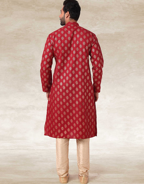 Maroon Kurta Hand Loomed In Rich Yarns Of Cotton Chudidaar Closure View