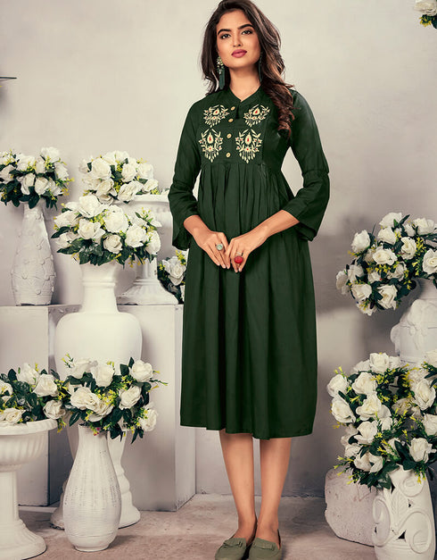 Green 14 Kg Heavy Rayon Round Kurti