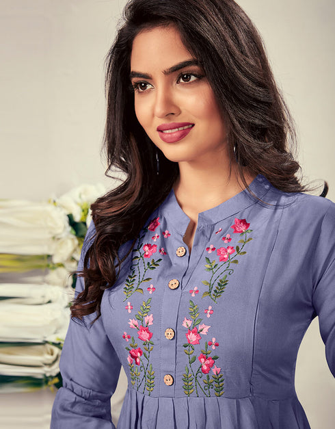 Light Purple 14 Kg Heavy Rayon Round Kurti Closure View