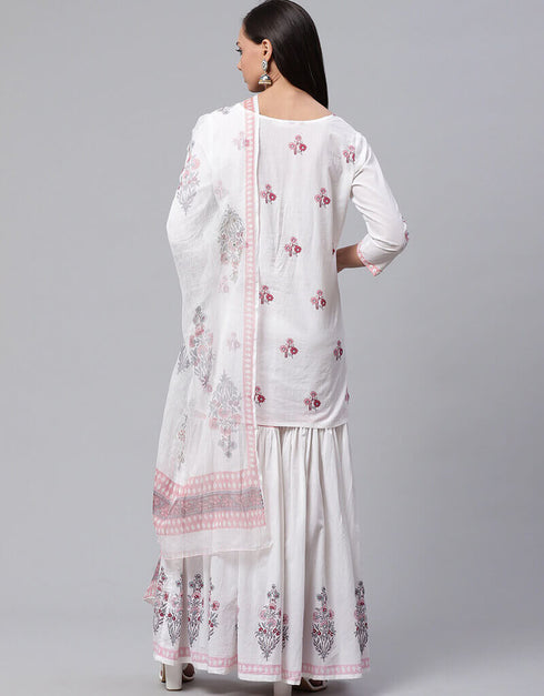 White Cotton Pant Suit Closure View