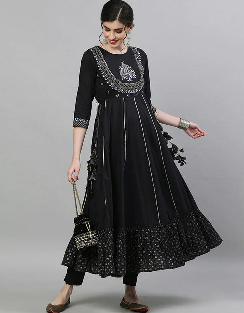 Black Cotton Anarkali Kurti Closure View