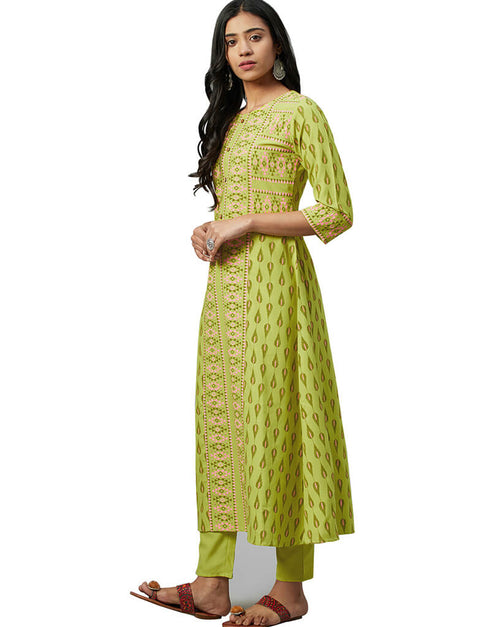 Green Rayon Pant Suit Closure View