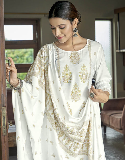 White Heavy 14Kg Rayon Pant Suit Closure View