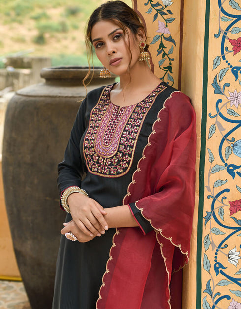 Black Viscose Rayon Blend Pant Straight Closure View