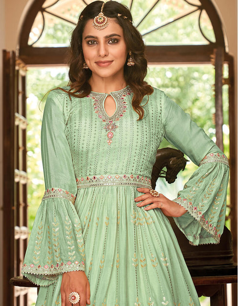 Pista Chinon Lehenga Suit Closure View