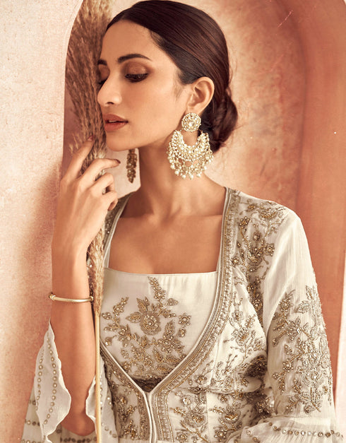 Cream Georgette Lehenga Suit Closure View