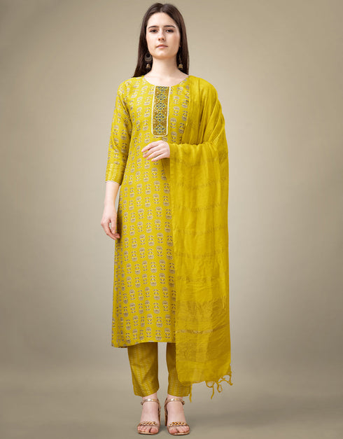 modern yellow rayon trendy fashioner readymade suit collection with yellow rayon rt9040-185403 Close-up View