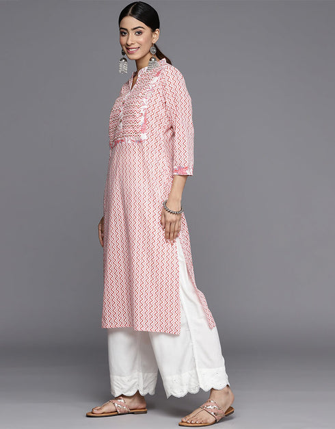 Brownish Pink Cotton Straight Pant Closure View