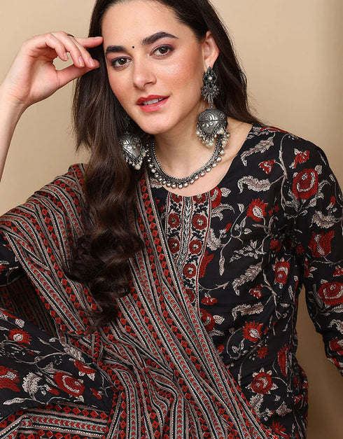 Trendy Pure Cotton Ready Made Set With Dupatta Mirage Cotton Pant Straight Close-up View