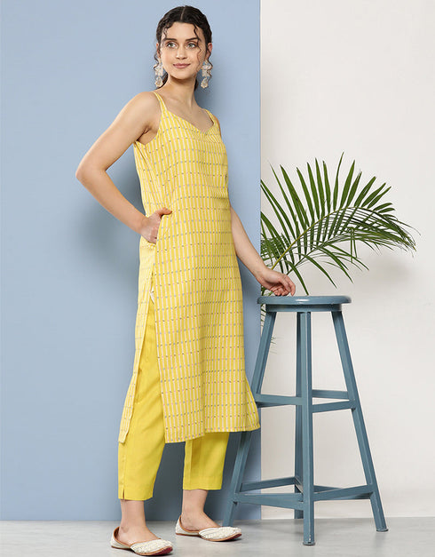 Yellow Cotton Blend Straight Pant Closure View