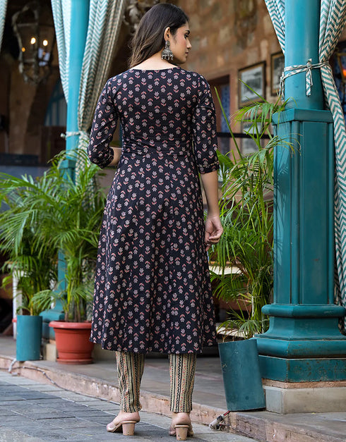 Anarkali Floral Thread Work Kurta Trouser With Dupatta Set Black Pure Cotton Pant Anarkali Close-up View
