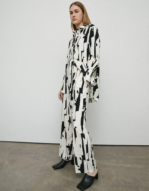 White And Black Heavy Designer Digital Printed Oversize Shirt And Pant Closure View