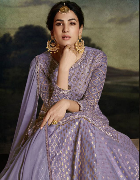 Lavender Net Lehenga Suit Closure View