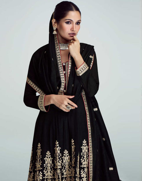 Exquisite Classic Premium Salwar Suit Black Premium Silk Pant Suit Side View