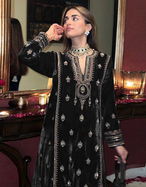 Heavy Designer Wedding Wear Velvet Salwar Suit Black Velvet Pant Straight Close-up View