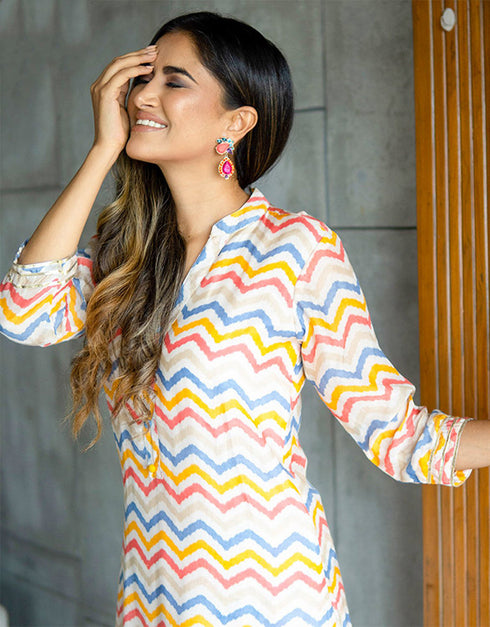 chic multi pure maslin designer pure maslin heavy digital print kurti & plazzo straight design pant uc-aayaa2002 Side View