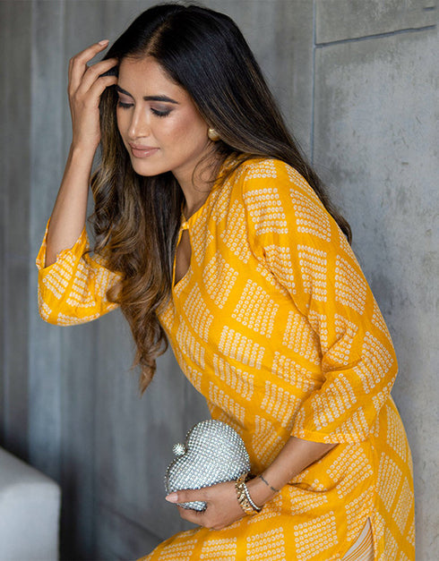 elegant musterd pure maslin designer pure maslin heavy digital print kurti & plazzo straight design pant uc-aayaa2004 Back View