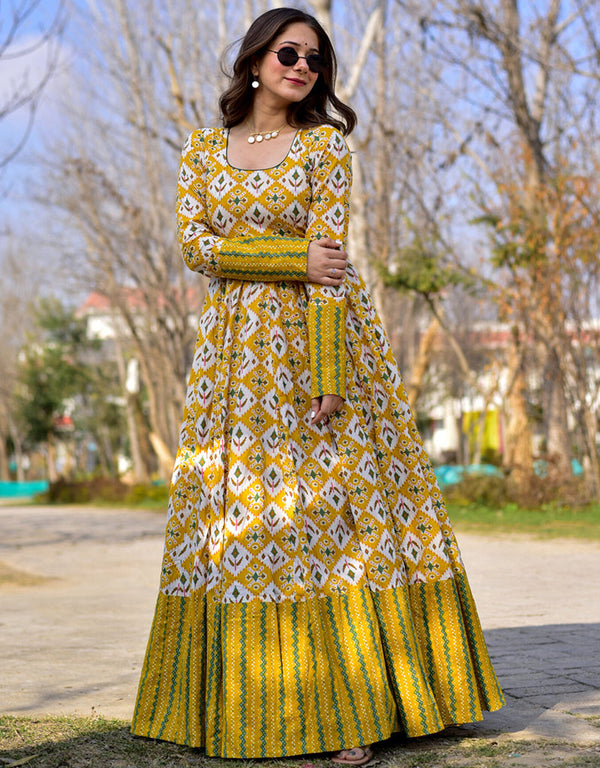 yellow pure muslin all seasondesignerpure muslin heavy digital print yellow gown heavy digital print details for gown uf-4-aayaa3006 Front View