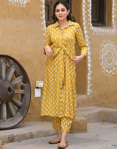 contemporary musterd yellow pure maslin all season designer pure maslin heavy digital print musterd yellow kurti & bottom straight design pant uc-aayaa7002 Close-up View