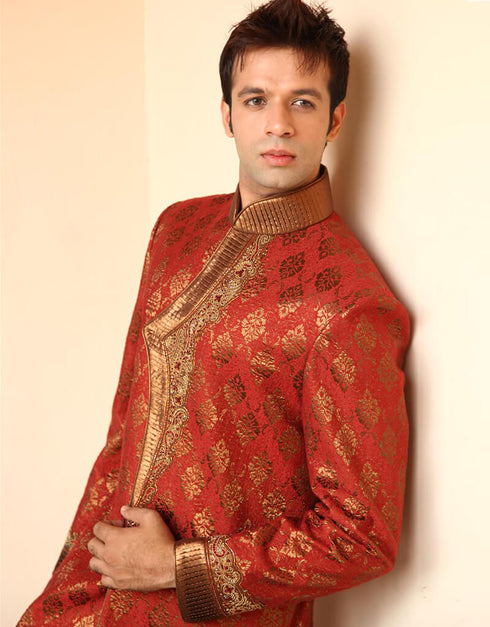 Maroon Indo western Shimmer Brocade Chudidaar Closure View