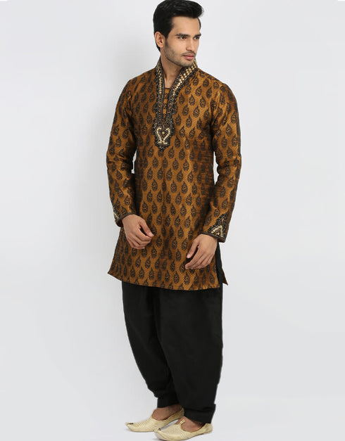 Brown Kurta Silk Brocade Dhoti Closure View