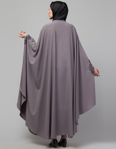 Islamic Embroidered Irani Kaftan In Light purple Color Lifestyle Images